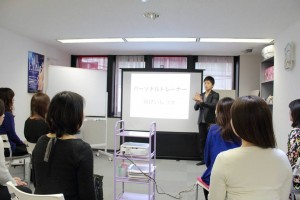 肉体改造トレーナー