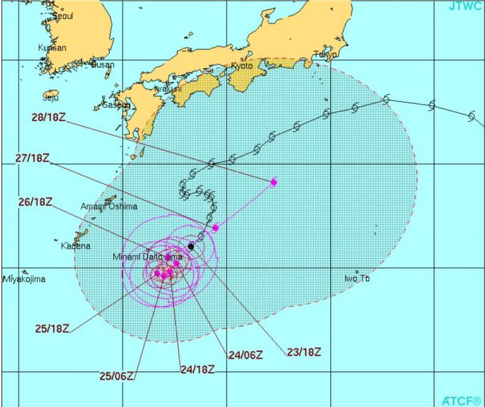 台風10号ライオンロック